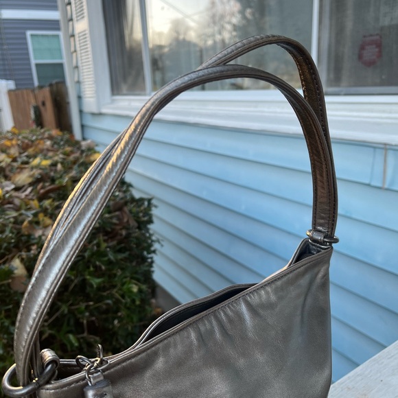 Hobo The Original Pebbled Metallic Silver Convertible Backpack And Shoulder Bag - Picture 3 of 8